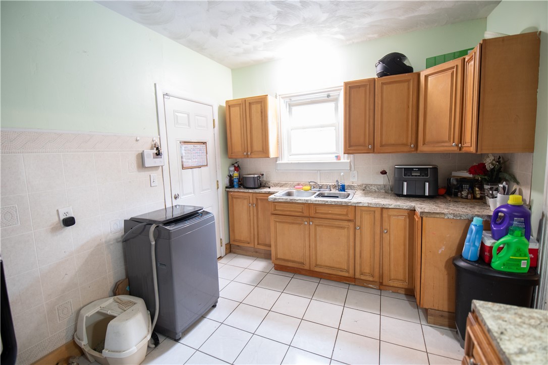 182 High Street Pawtucket, RI 02860 - Photo 10 of 33