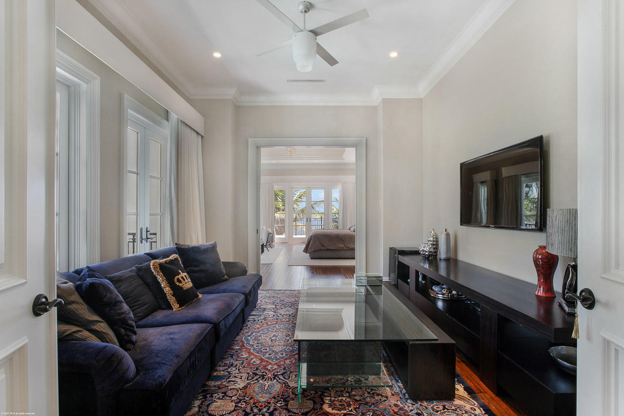 19080 Loxahatchee River Road Jupiter, FL 33458 - Photo 22 of 47 Master entrance and sitting area