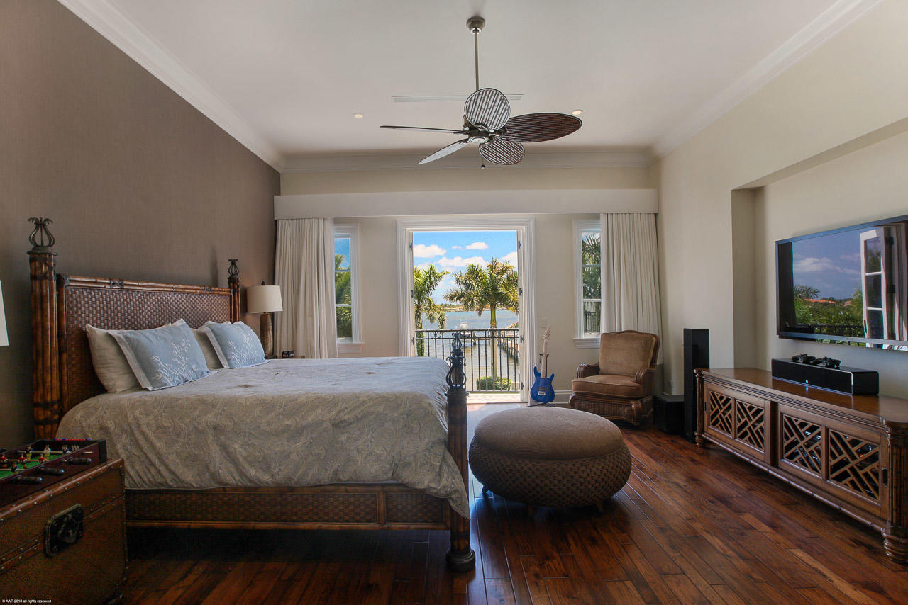 19080 Loxahatchee River Road Jupiter, FL 33458 - Photo 29 of 47 Guest Bedroom