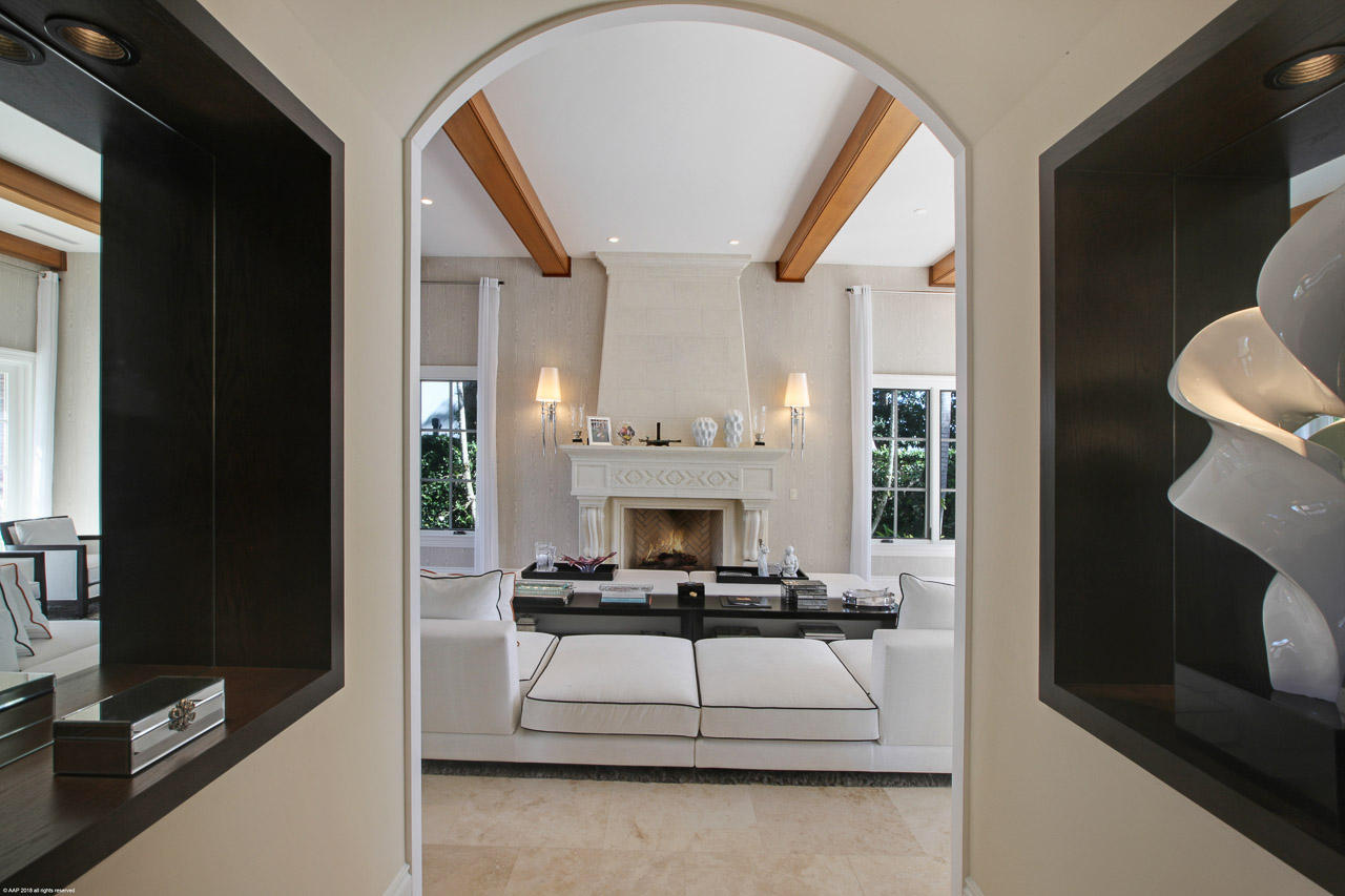 19080 Loxahatchee River Road Jupiter, FL 33458 - Photo 8 of 47 Living Room