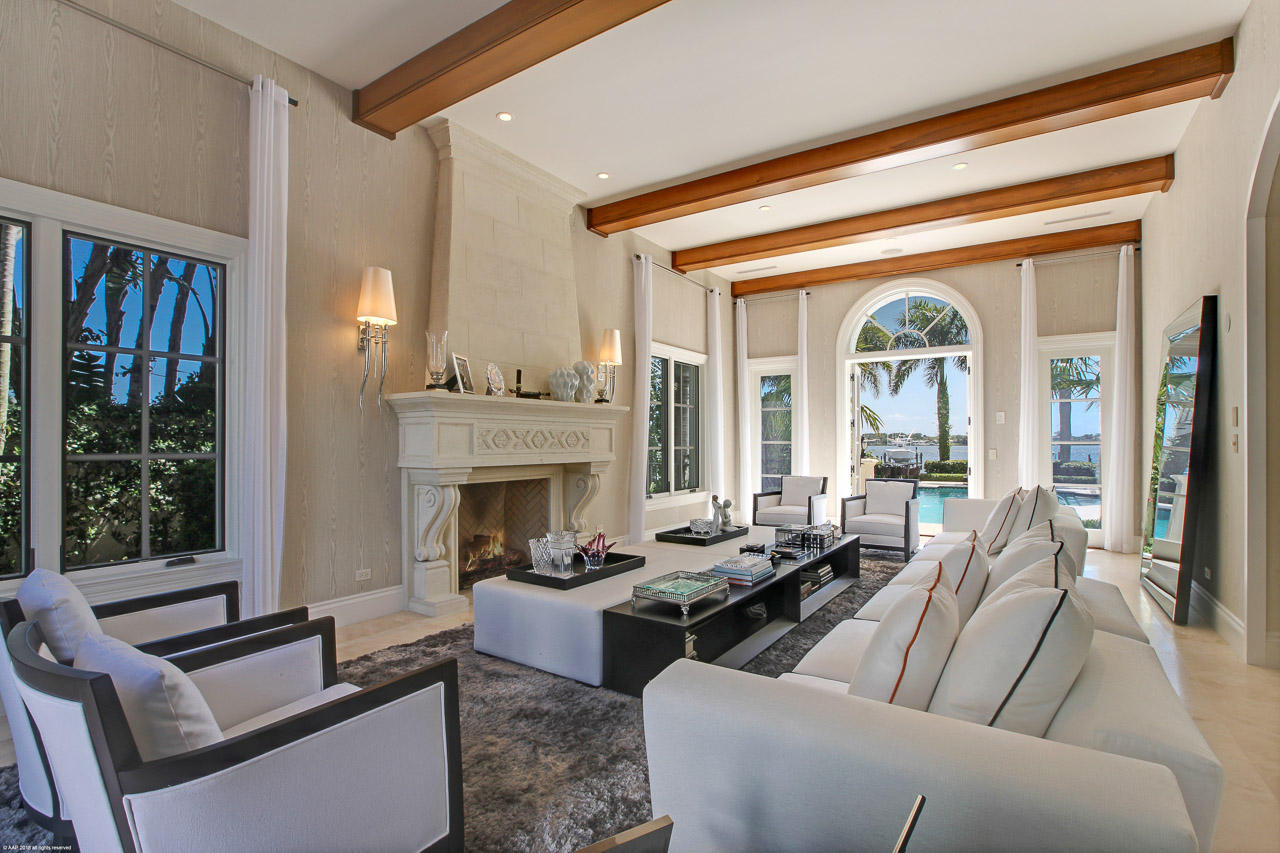 19080 Loxahatchee River Road Jupiter, FL 33458 - Photo 9 of 47 Living Room