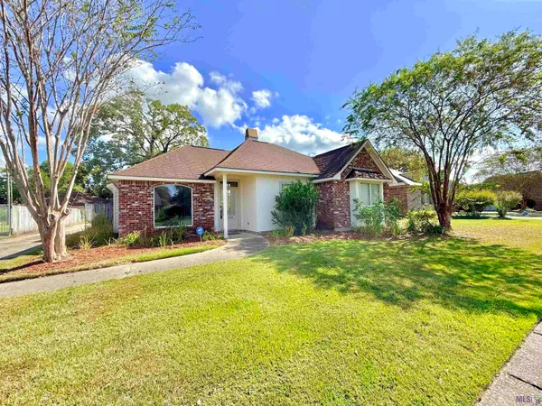 $2,000 | 12483 Fairhope Way, Baton Rouge, LA 70816