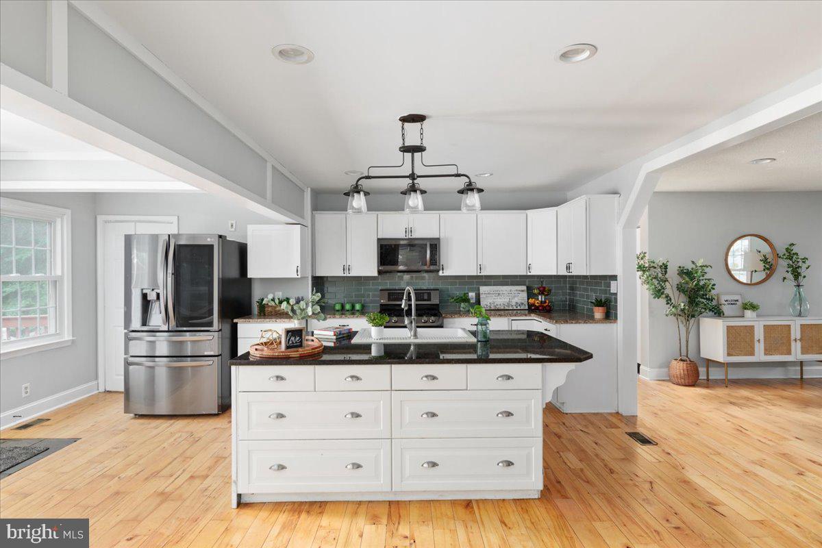 105 Meadows Road Fredericksburg, VA 22406 - Photo 4 of 45 Gallery Image 4