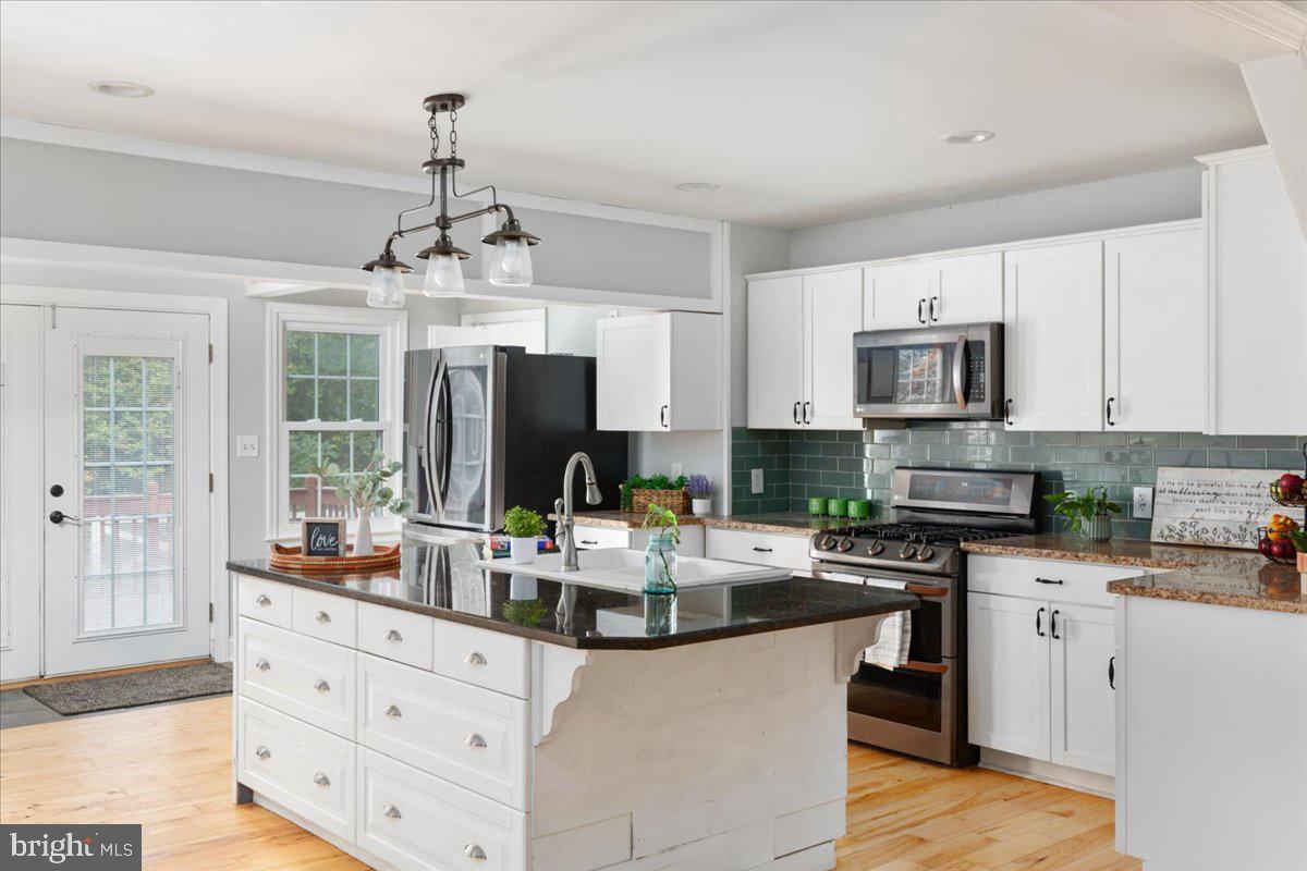 105 Meadows Road Fredericksburg, VA 22406 - Photo 5 of 45 Gallery Image 5