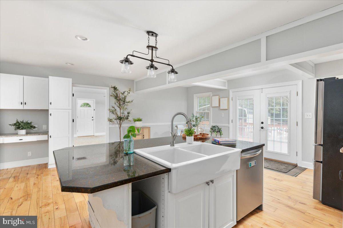105 Meadows Road Fredericksburg, VA 22406 - Photo 7 of 45 Gallery Image 7