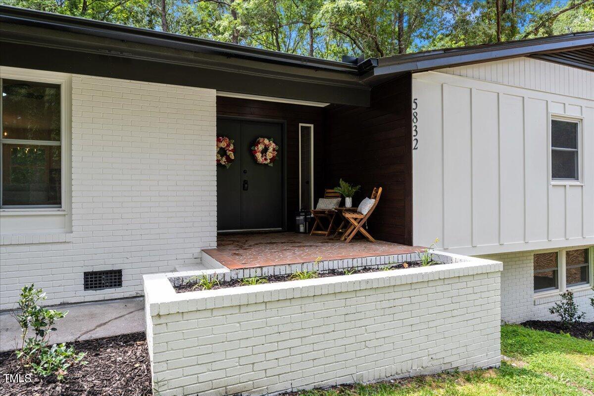 5832 Sandstone Drive Durham, NC 27713 - Photo 4 of 30 04-- 9