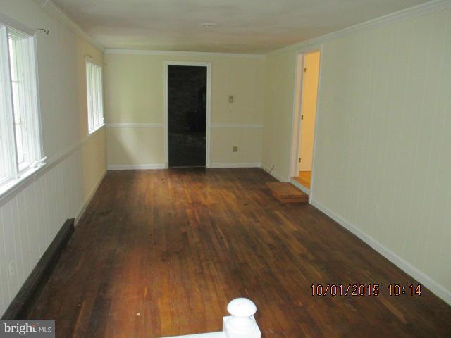 21135 Reno Monument Road Boonsboro, MD 21713 - Photo 9 of 12 Living Room