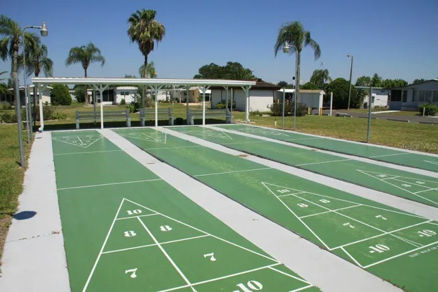 a view of a tennis court