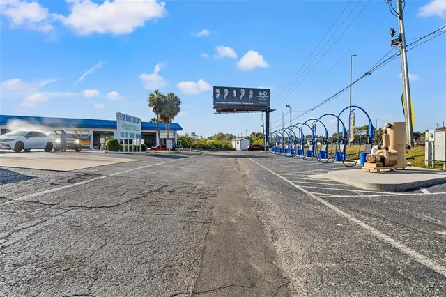 $6,995,000 | 1108 Commercial Way, Spring Hill, FL 34606