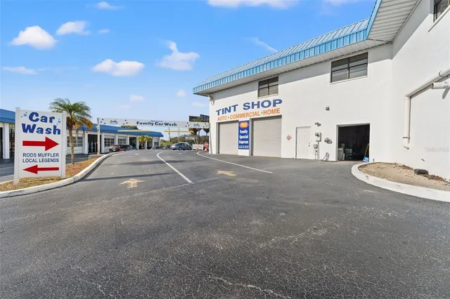 $6,995,000 | 1108 Commercial Way, Spring Hill, FL 34606