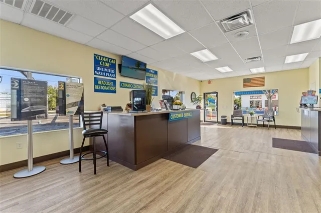 $6,995,000 | 1108 Commercial Way, Spring Hill, FL 34606