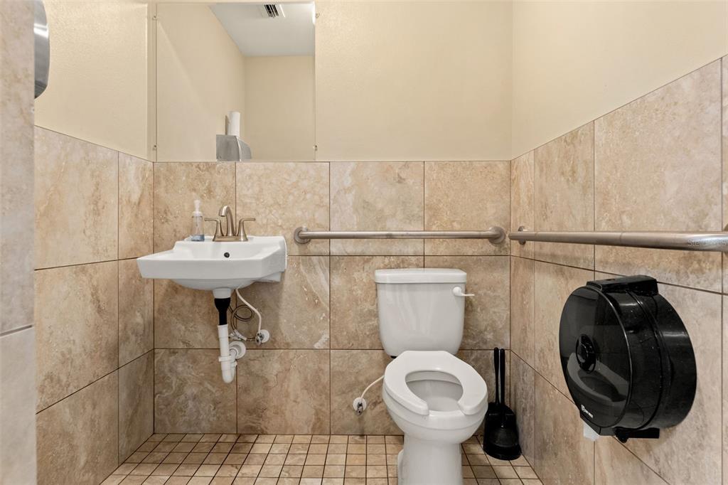 1108 Commercial Way Spring Hill, FL 34606 - Photo 22 of 48