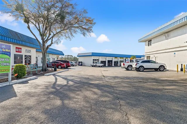 $6,995,000 | 1108 Commercial Way, Spring Hill, FL 34606