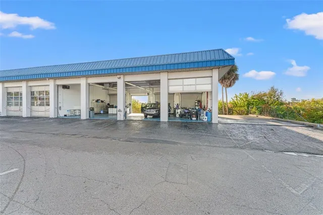 $6,995,000 | 1108 Commercial Way, Spring Hill, FL 34606