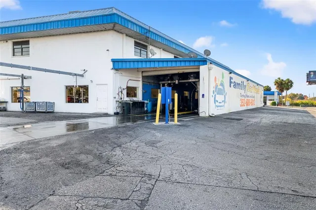 $6,995,000 | 1108 Commercial Way, Spring Hill, FL 34606