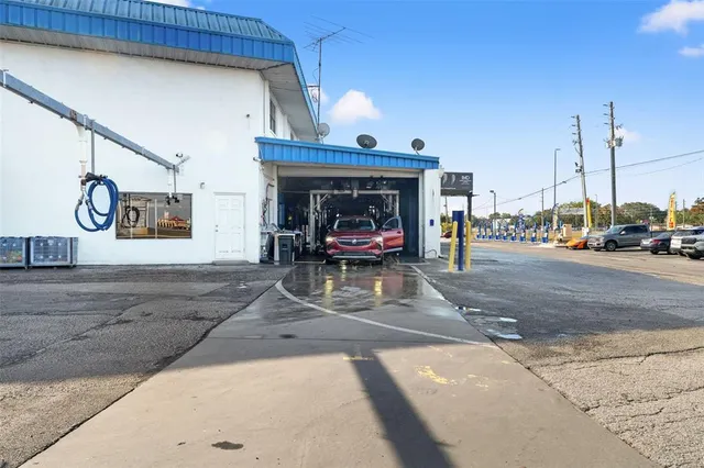 $6,995,000 | 1108 Commercial Way, Spring Hill, FL 34606