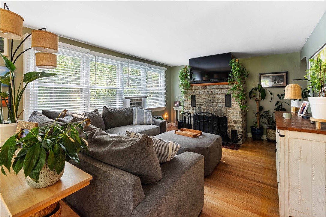 16 Smith Street Bristol, RI 02809 - Photo 21 of 44