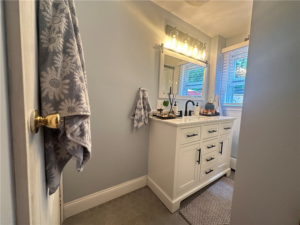 16 Smith Street Bristol, RI 02809 - Photo 33 of 44