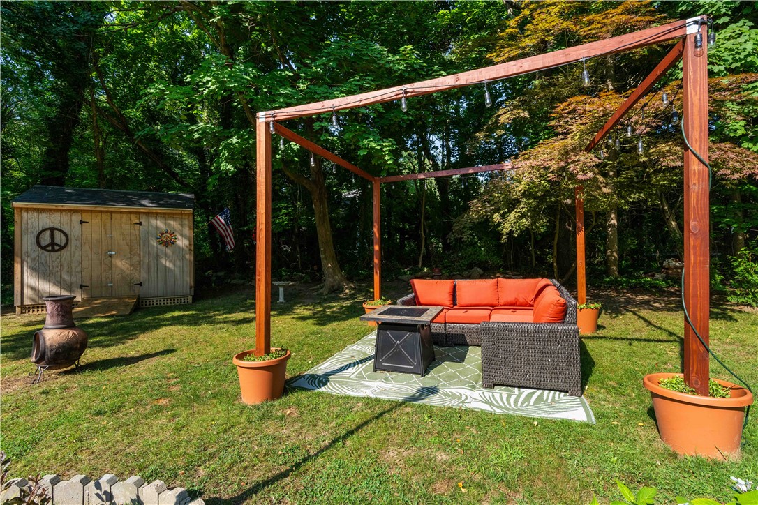 16 Smith Street Bristol, RI 02809 - Photo 4 of 44