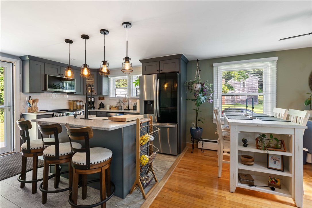 16 Smith Street Bristol, RI 02809 - Photo 7 of 44