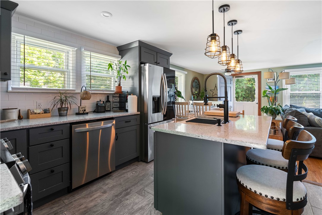 16 Smith Street Bristol, RI 02809 - Photo 8 of 44