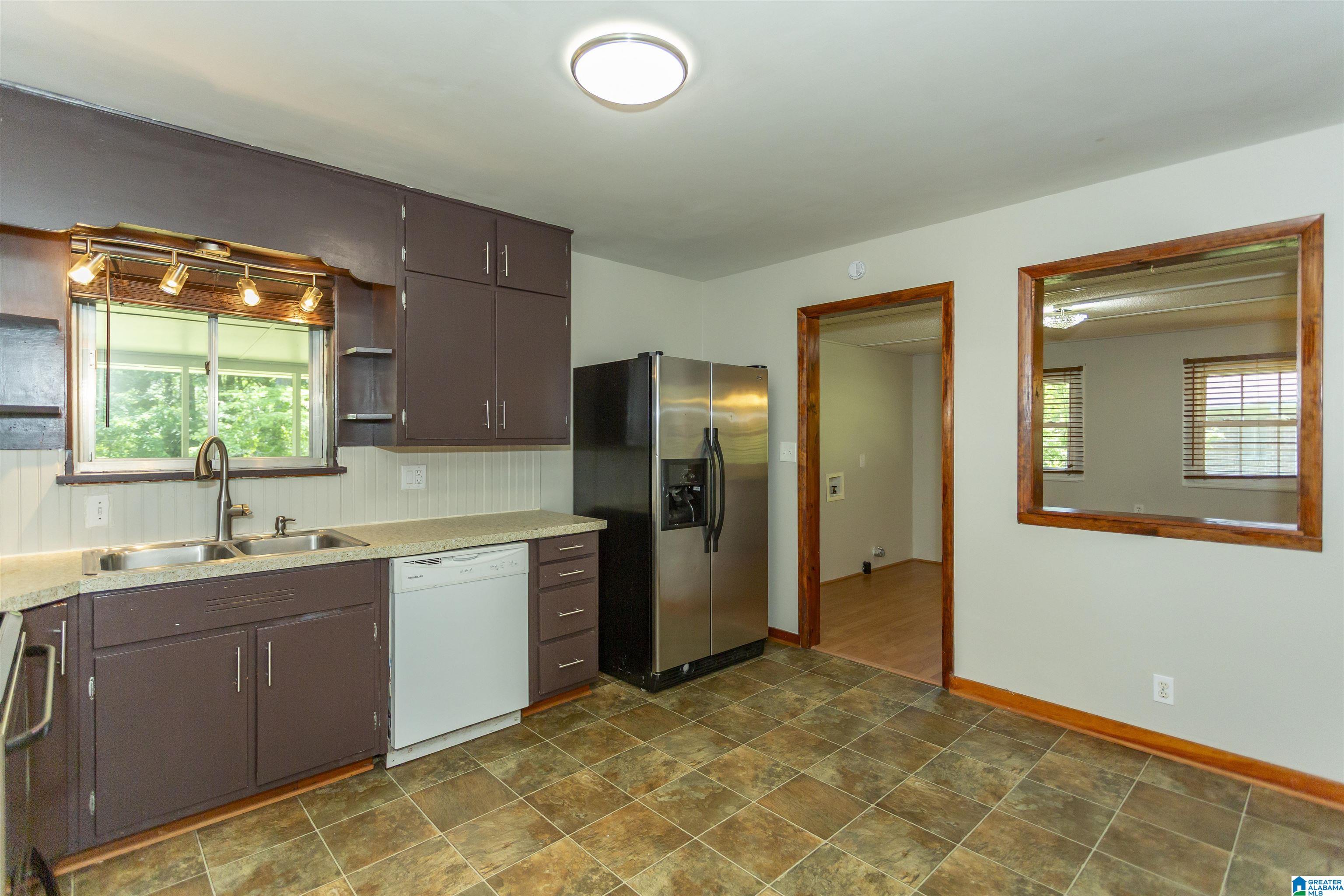 1025 Barnisdale Road Birmingham, AL 35235 - Photo 8 of 39