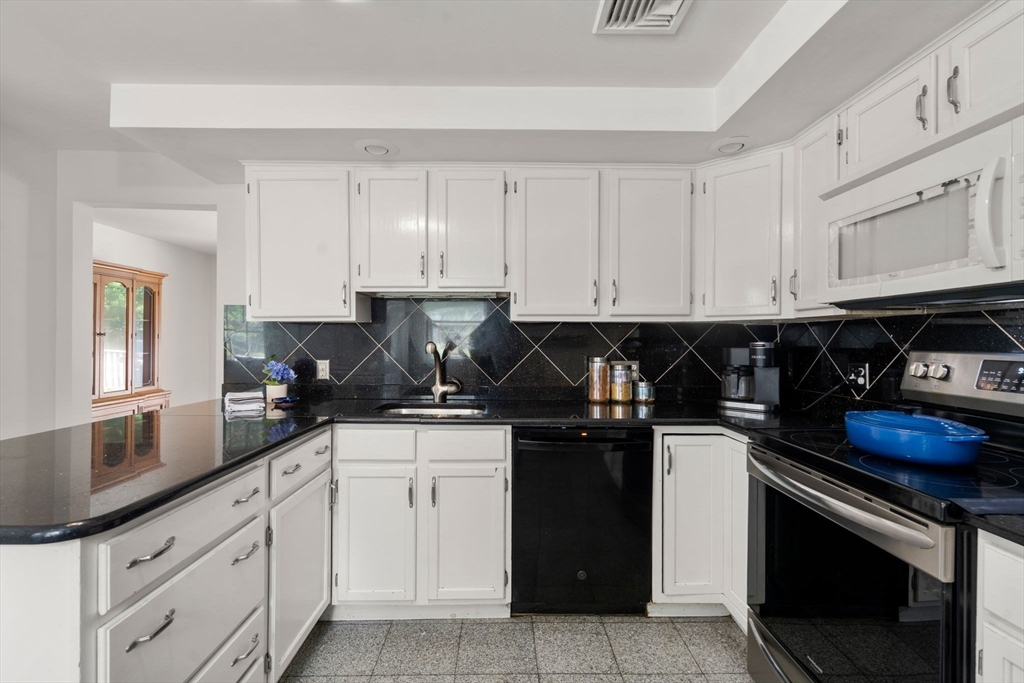 258 Edgell Road Framingham, MA 01701 - Photo 6 of 22