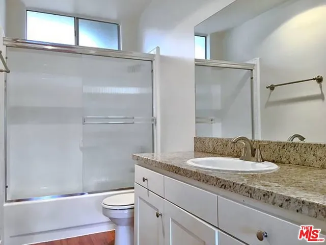 $3,345 | 14430 Benefit Street, Unit 201, Sherman Oaks, CA 91423