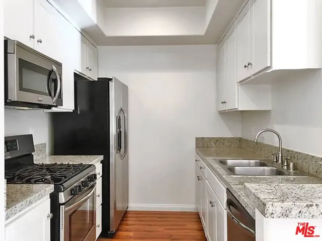 $3,345 | 14430 Benefit Street, Unit 201, Sherman Oaks, CA 91423