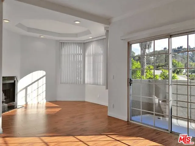 $3,345 | 14430 Benefit Street, Unit 201, Sherman Oaks, CA 91423