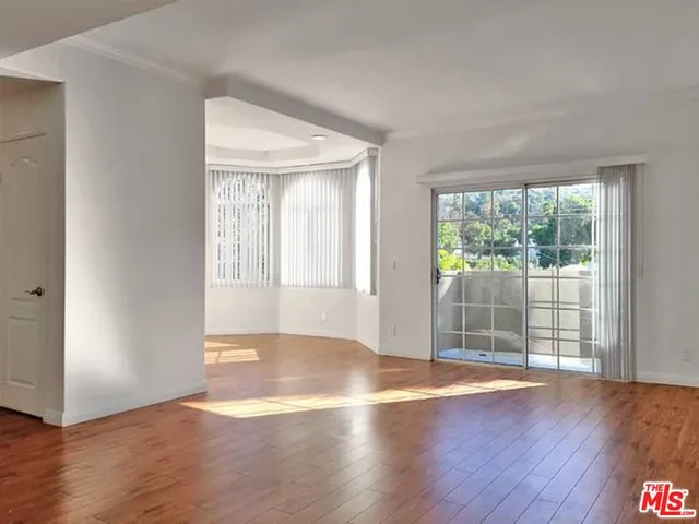 $3,345 | 14430 Benefit Street, Unit 201, Sherman Oaks, CA 91423