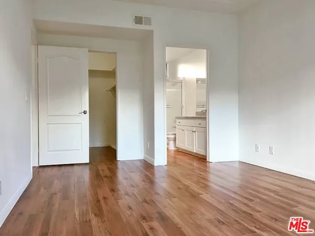 $3,345 | 14430 Benefit Street, Unit 201, Sherman Oaks, CA 91423