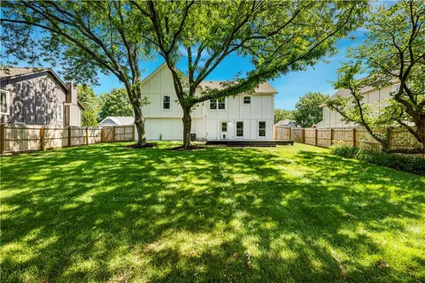 $460,000 | 8017 West 149th Street, Overland Park, KS 66223