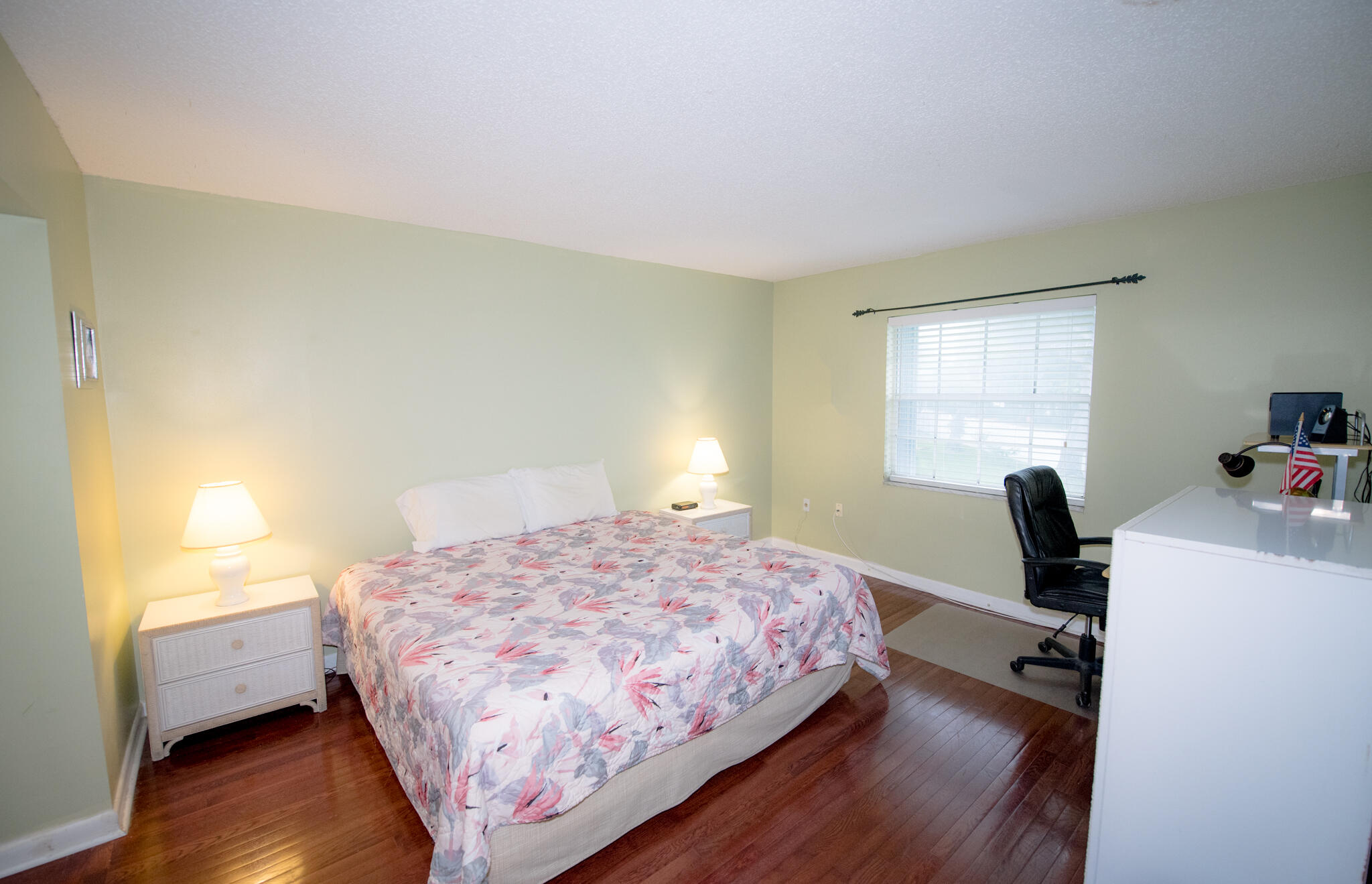 40 High Point Road, Unit F205 Tavernier, FL 33070 - Photo 11 of 14 a bedroom with a bed window and a desk