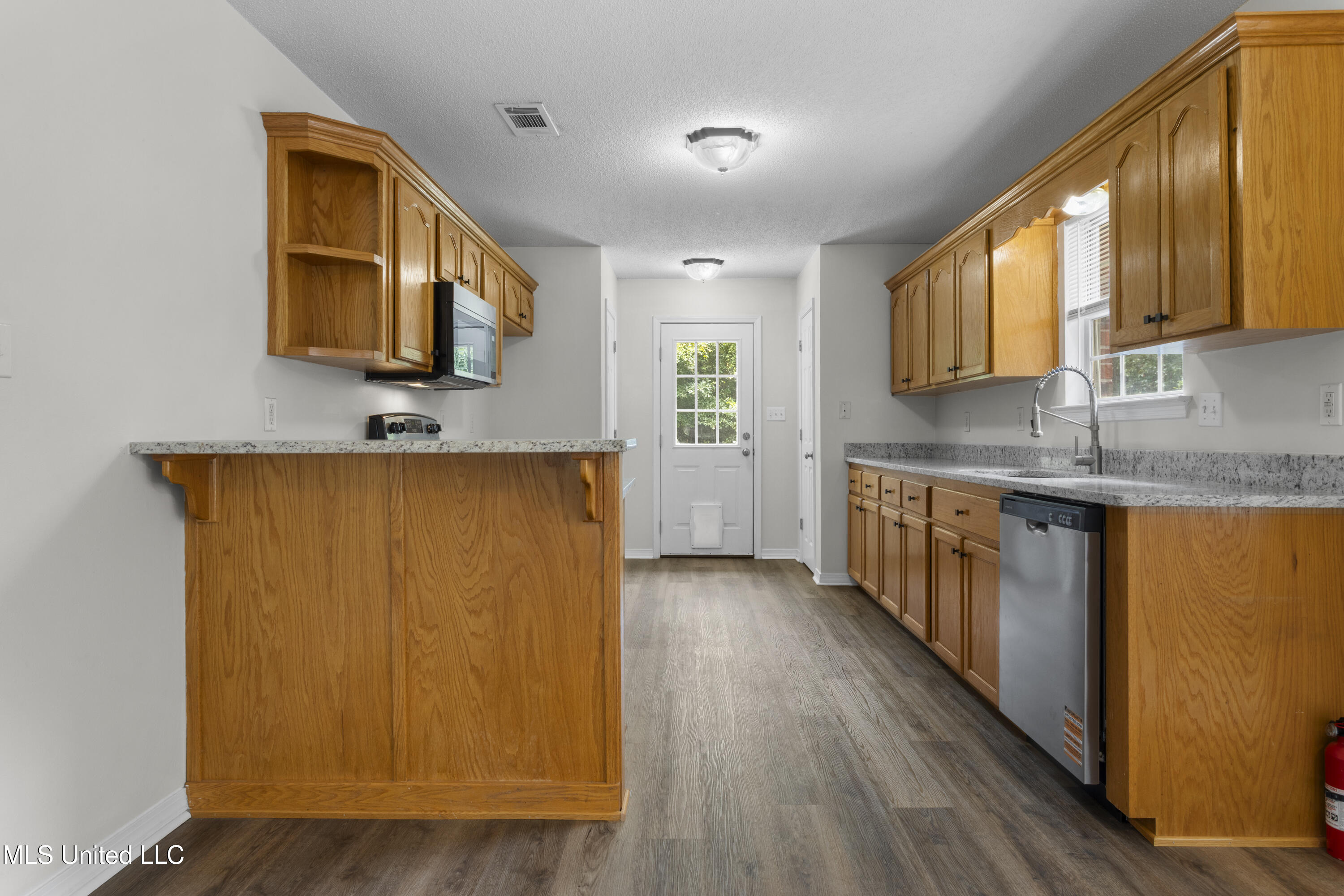 8909 Mermaid Avenue Ocean Springs, MS 39564 - Photo 10 of 24 010