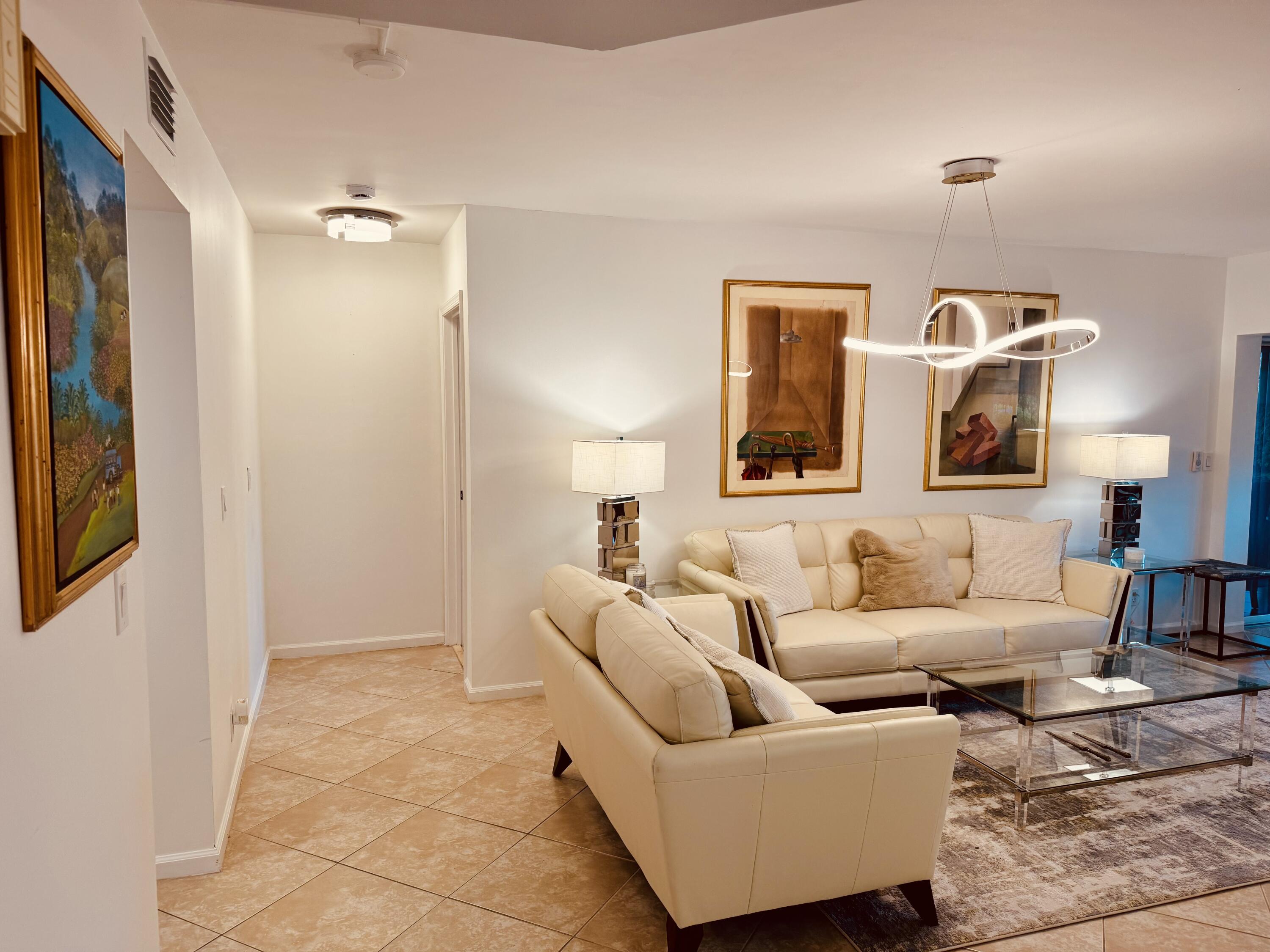 17274 Boca Club Boulevard, Unit 2308 Boca Raton, FL 33487 - Photo 4 of 37 IMG_1728