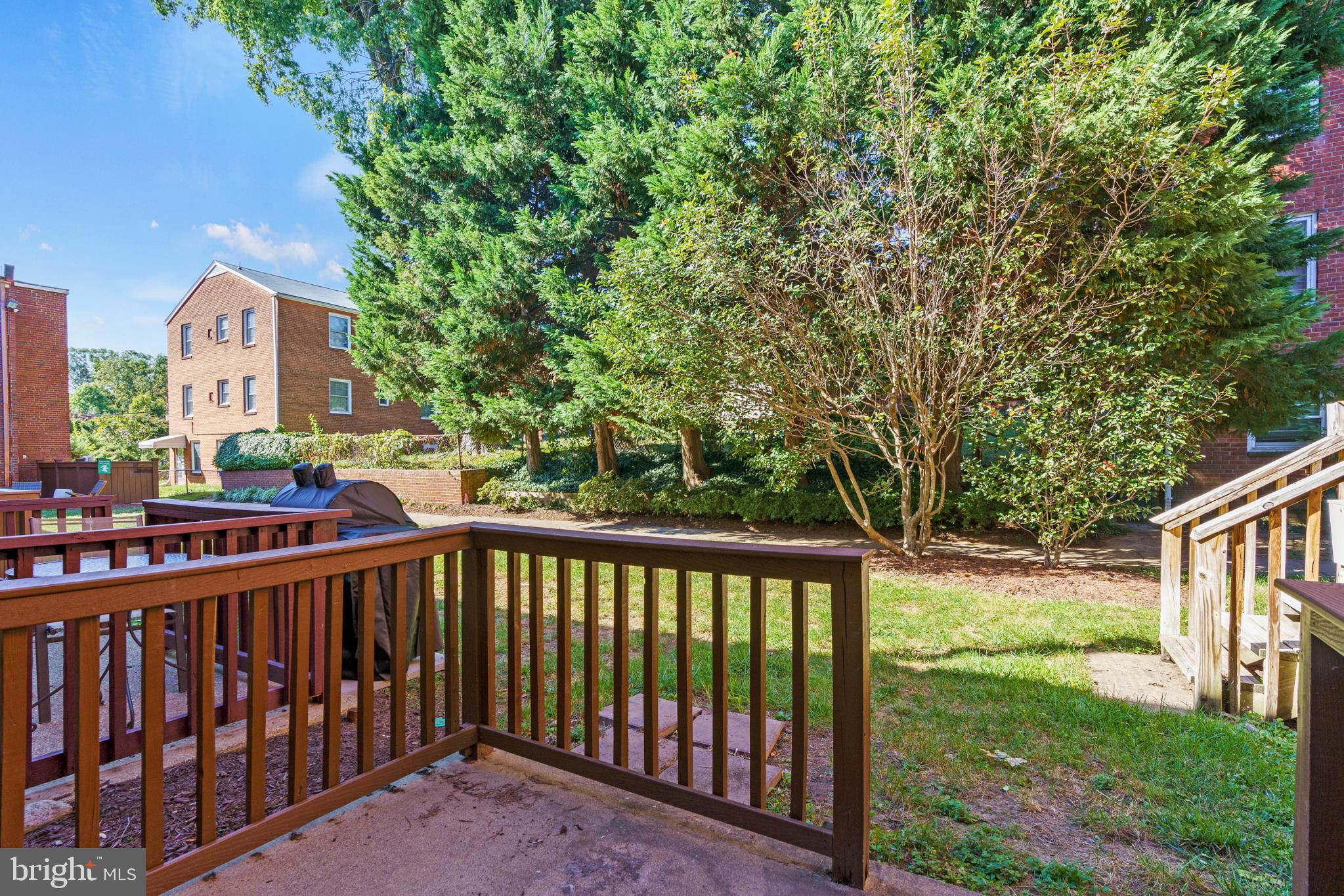 1300 South Cleveland Street, Unit 363 Arlington, VA 22204 - Photo 33 of 37 a view of city from a balcony