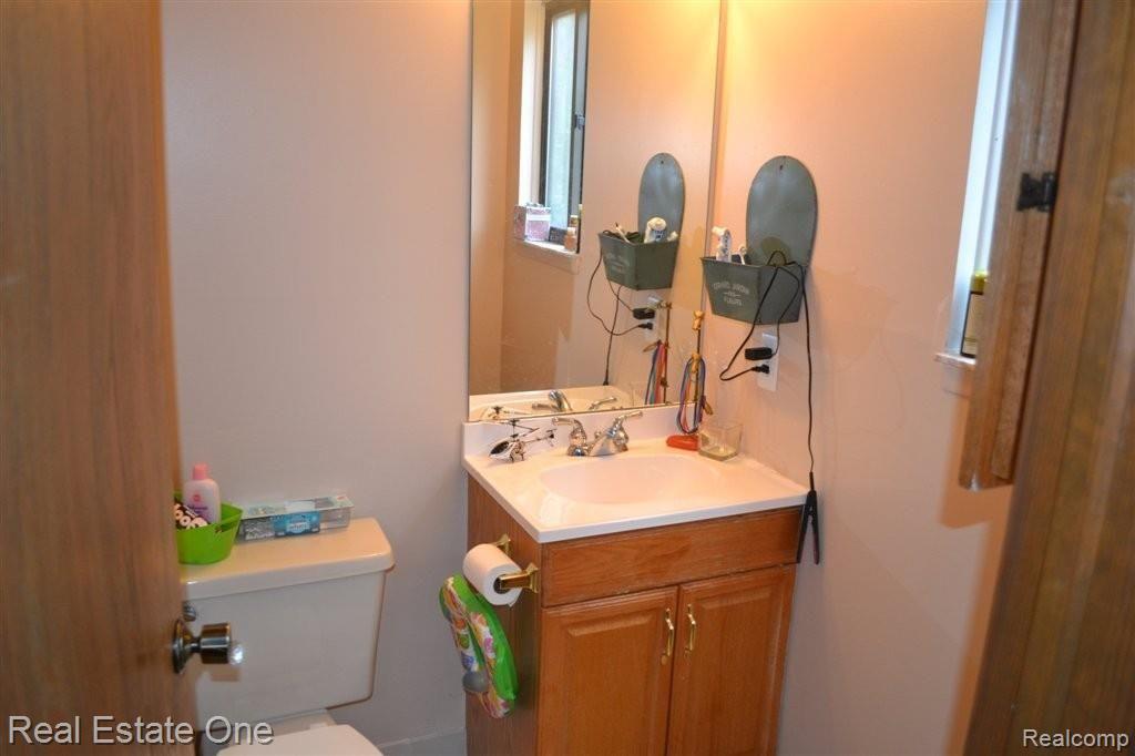 1501 Meadowside Drive, Unit 176 Rochester, MI 48307 - Photo 5 of 10 Master Bathroom