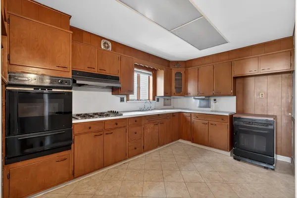 $2,000 | 55 West 5th Street, Unit 2, Bayonne, NJ 07002