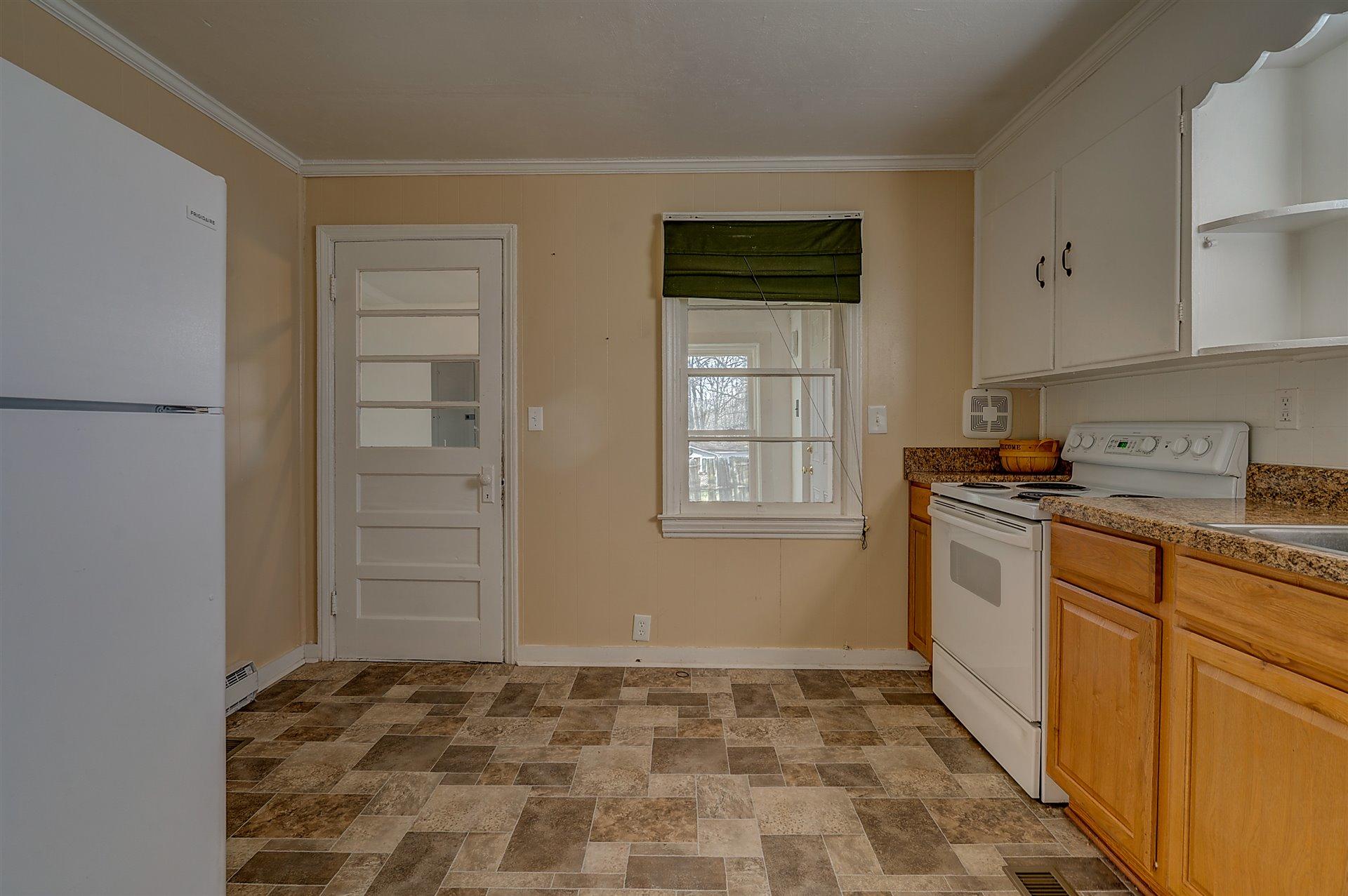 472 Ridge Road Troutville, VA 24175 - Photo 7 of 17 Kitchen