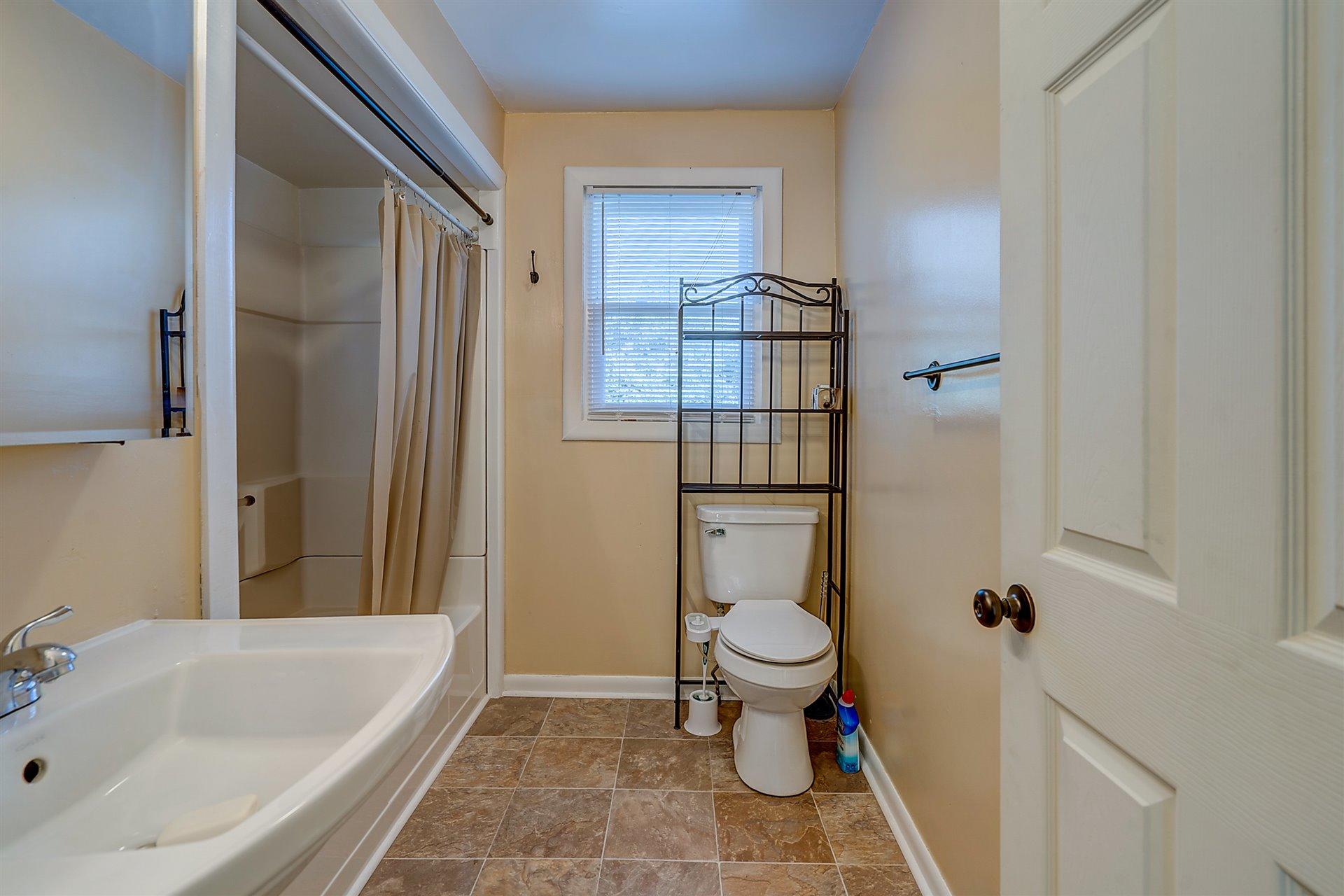 472 Ridge Road Troutville, VA 24175 - Photo 8 of 17 Bath