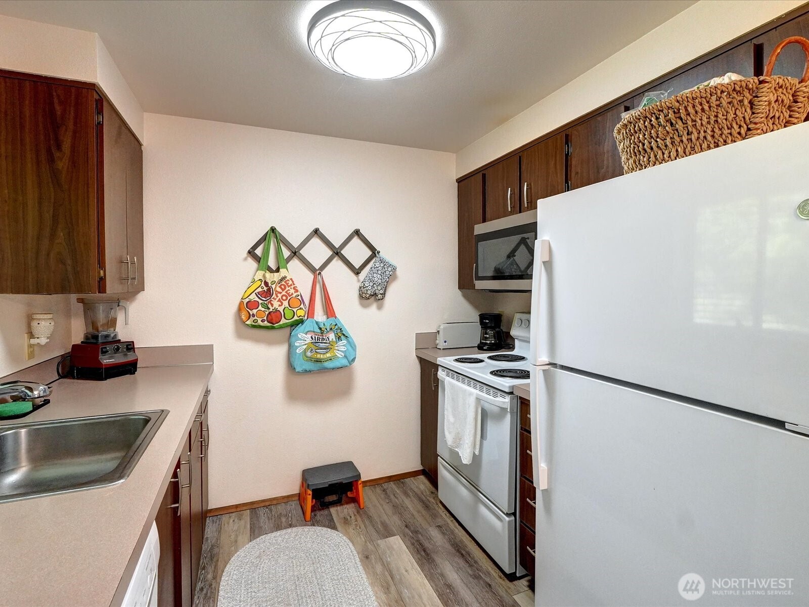 3329 Locker Road Southeast Port Orchard, WA 98366 - Photo 12 of 29 Gallery Image 12