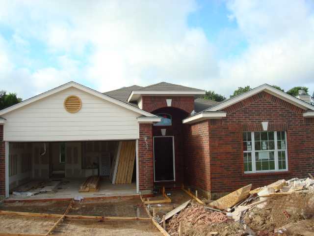 301 Gettysburg Loop Elgin, TX 78621 - Photo 1 of 1 Gallery Image 1