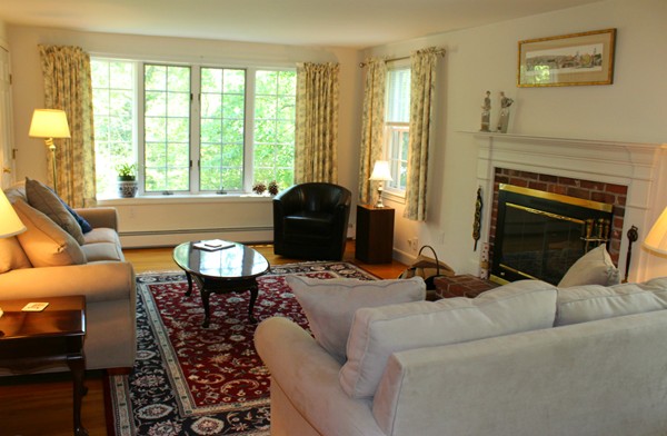 260 New Meadow Road Barrington, RI 02806 - Photo 4 of 15 Gallery Image 4