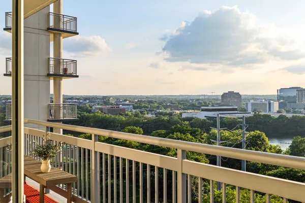 $3,900 | 603 Davis Street, Unit 1103, Austin, TX 78701