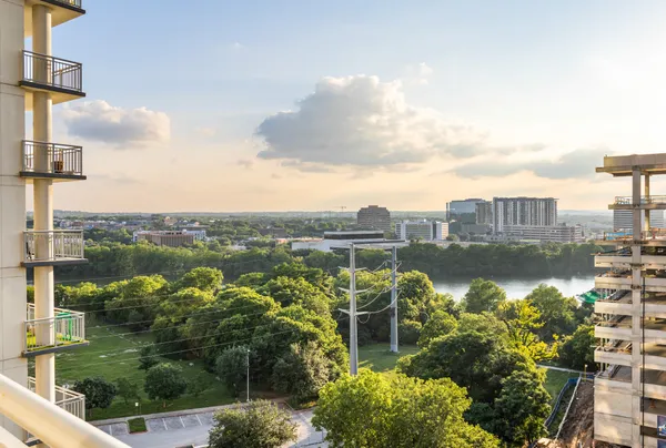 $3,900 | 603 Davis Street, Unit 1103, Austin, TX 78701