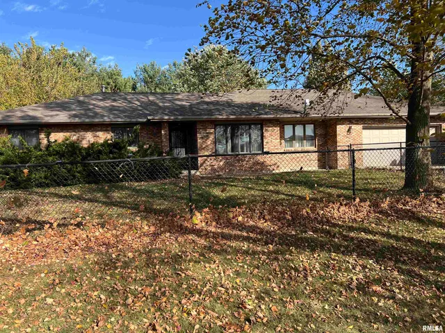 $200,000 | 1940 Midway Road, Murrayville, IL 62668