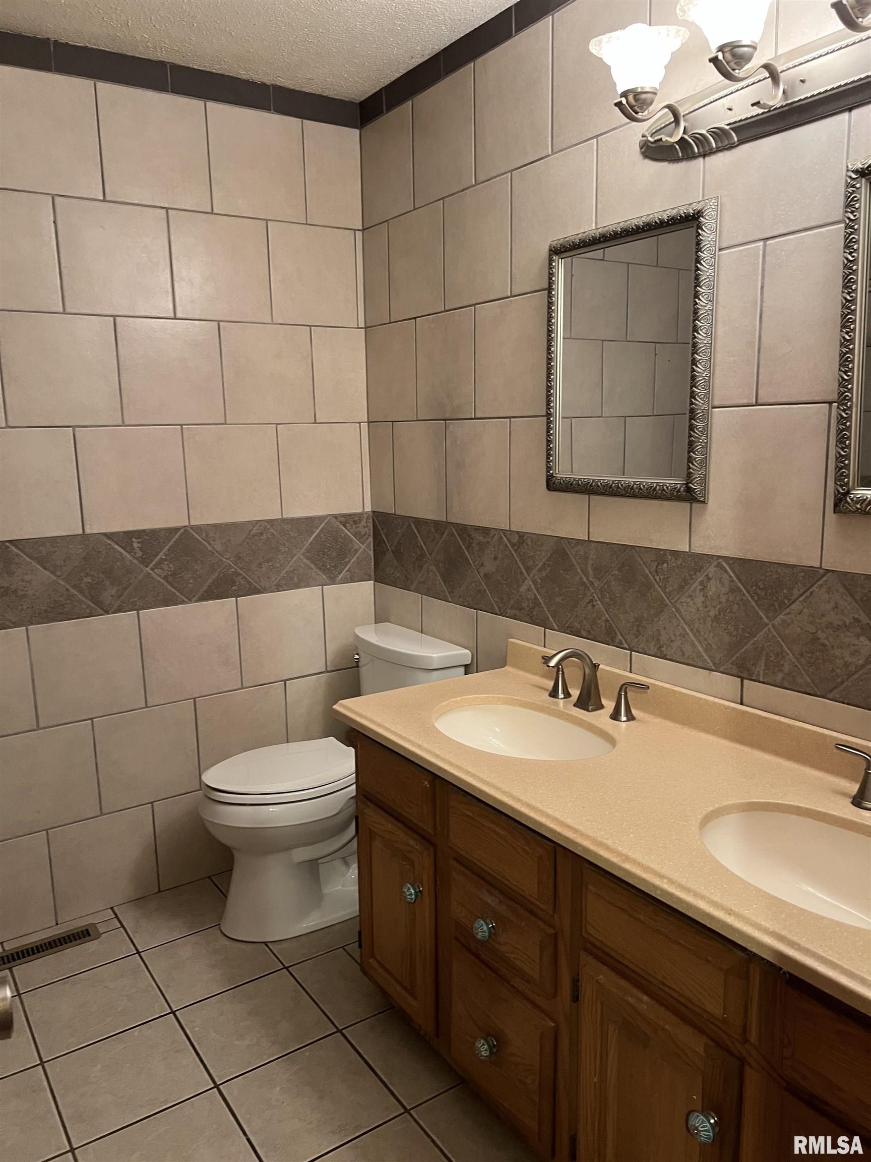 1940 Midway Road Murrayville, IL 62668 - Photo 14 of 39