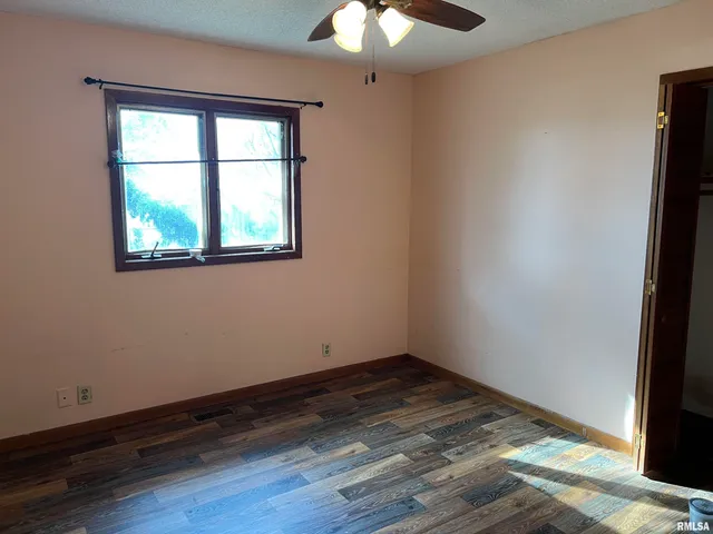 $200,000 | 1940 Midway Road, Murrayville, IL 62668