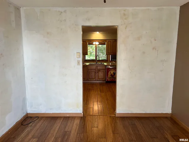 $200,000 | 1940 Midway Road, Murrayville, IL 62668